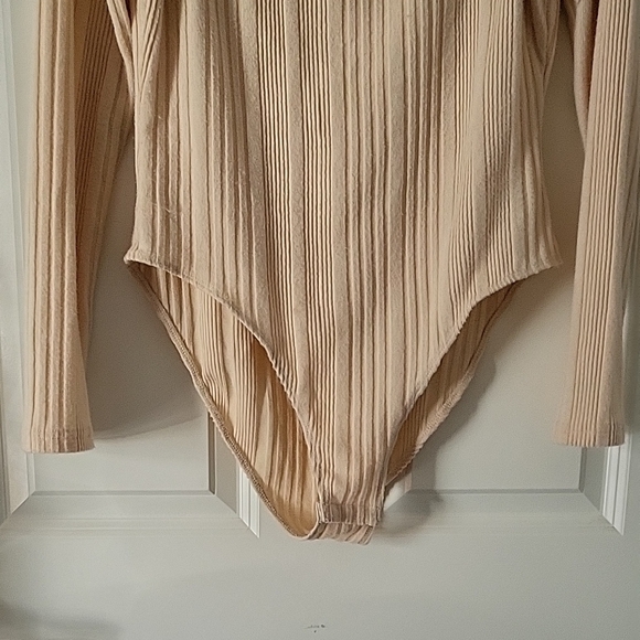 Cider Beige Ribbed Cutout Bodysuit Long Sleeve Bodycon Women’s Large - Picture 7 of 12